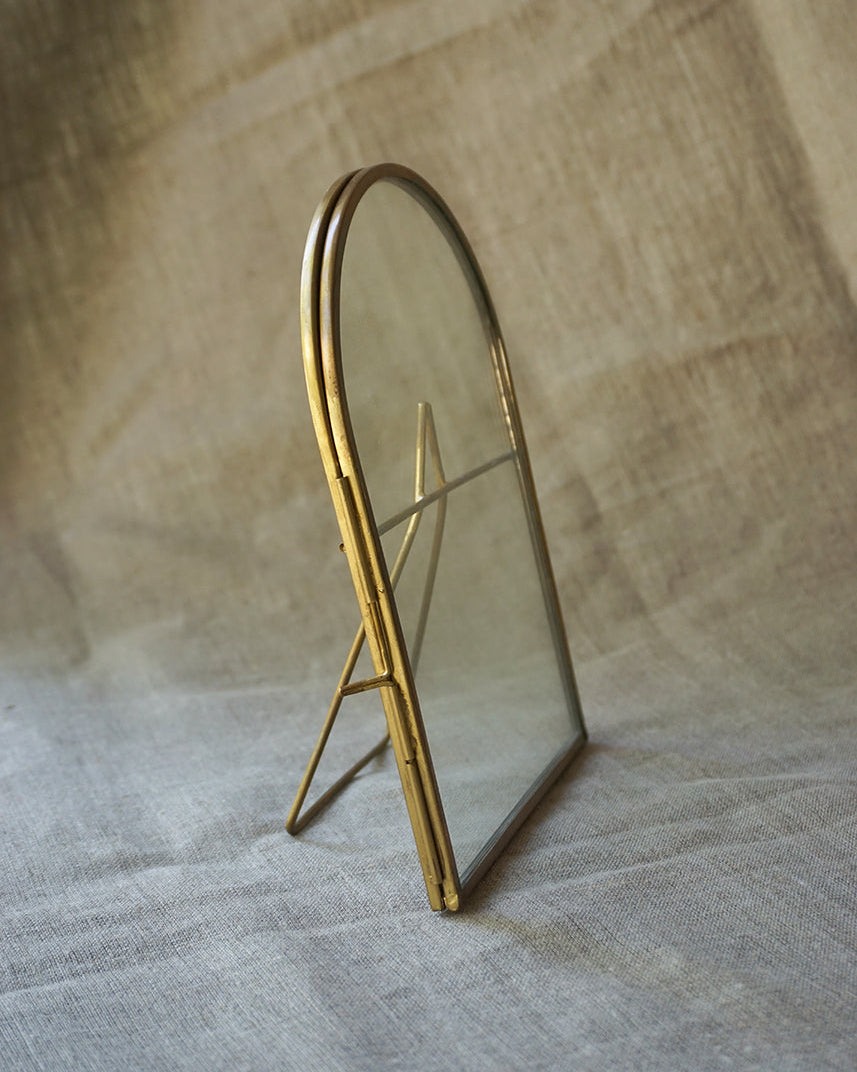 Inicial Bordada Naranja y Marco Vidrio