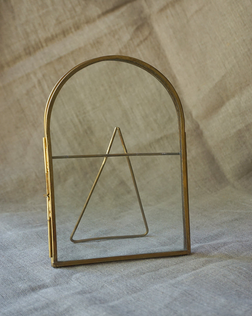 Inicial Bordada Naranja y Marco Vidrio